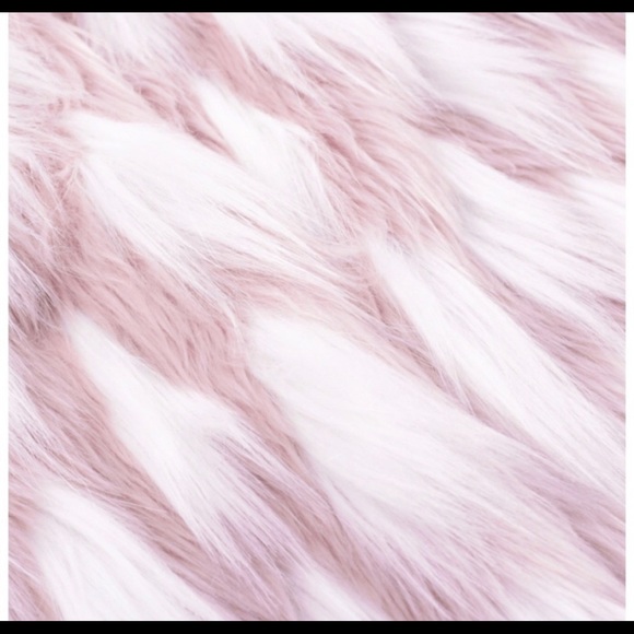 🇺🇸SALE🇺🇸 ALEXANDRIA Shaggy Faux Fur Jacket! - Picture 6 of 7